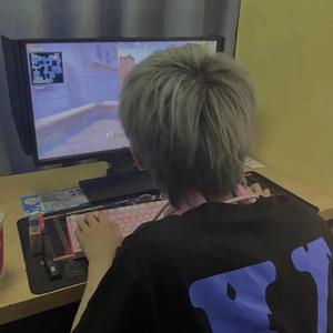 亚洲69xx女人热裸黄片段子
